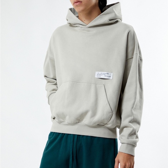 NWT Pac Sun Gray Hoodie with The Met Logo - Picture 2 of 10